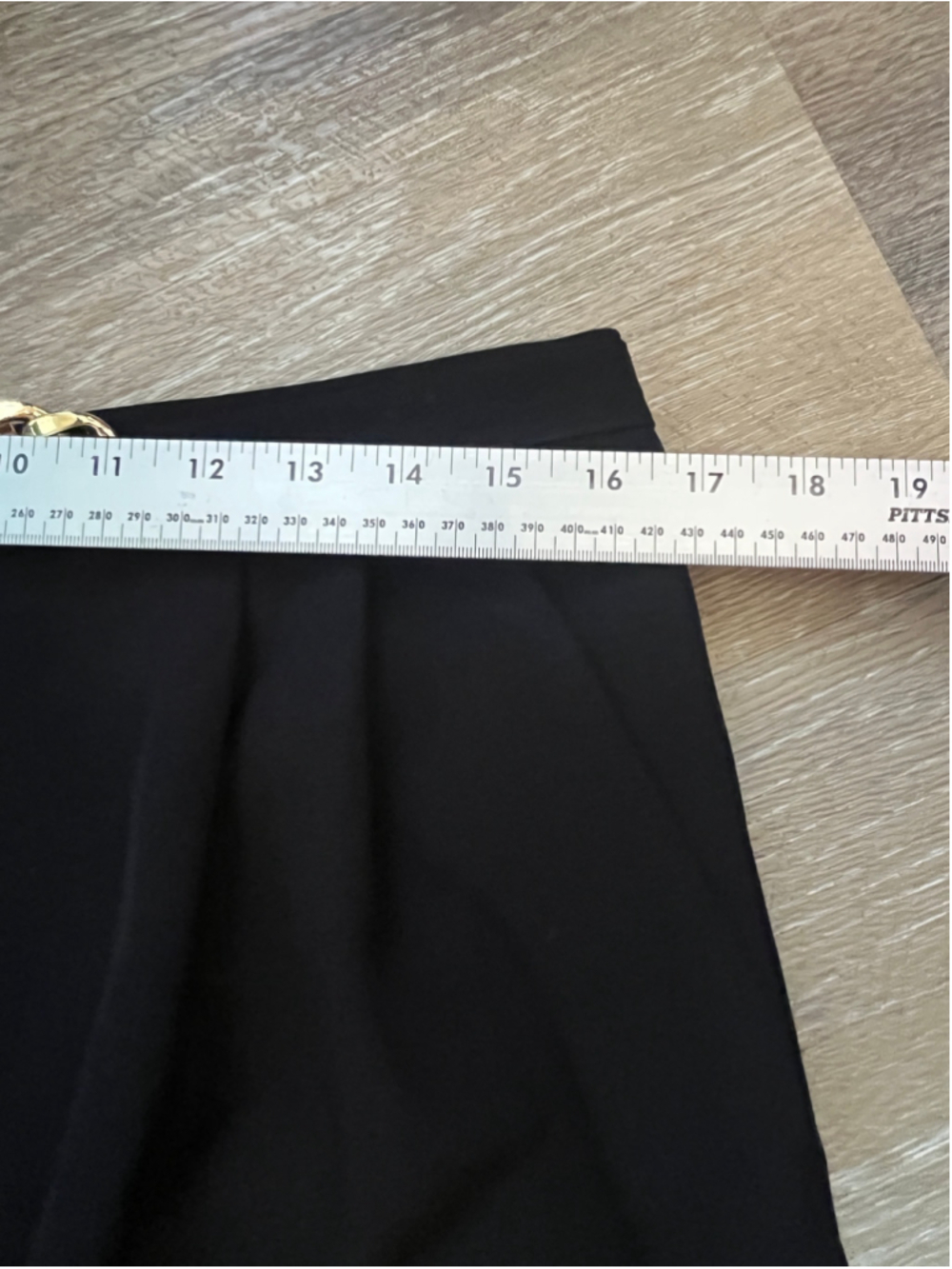 Women's BOLD elements Black High Waist Shorts with Gold Chain, Size 8 - Picture 6 of 10